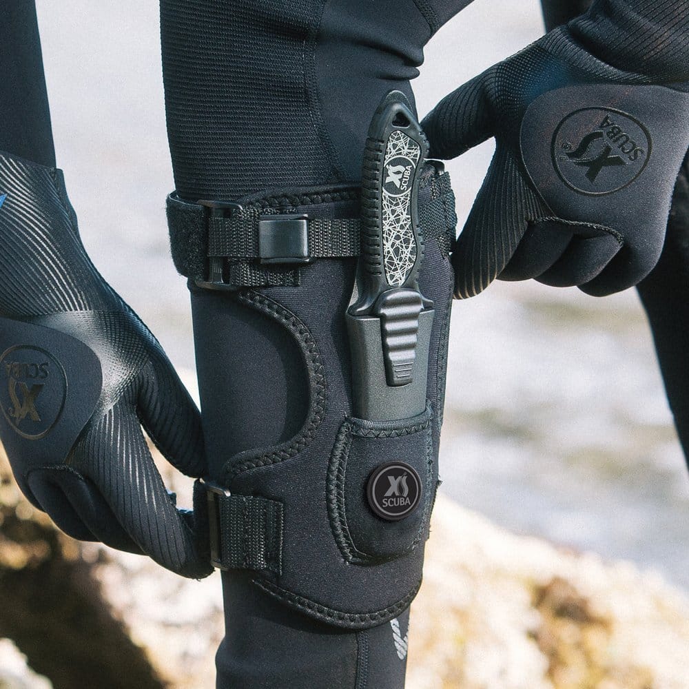 Neoprene knife wrap on diver's leg