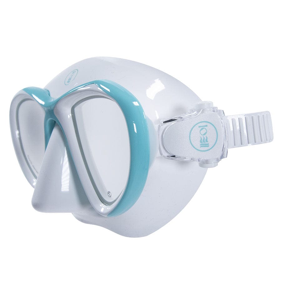 Aquanut2 white and blue snorkel mask
