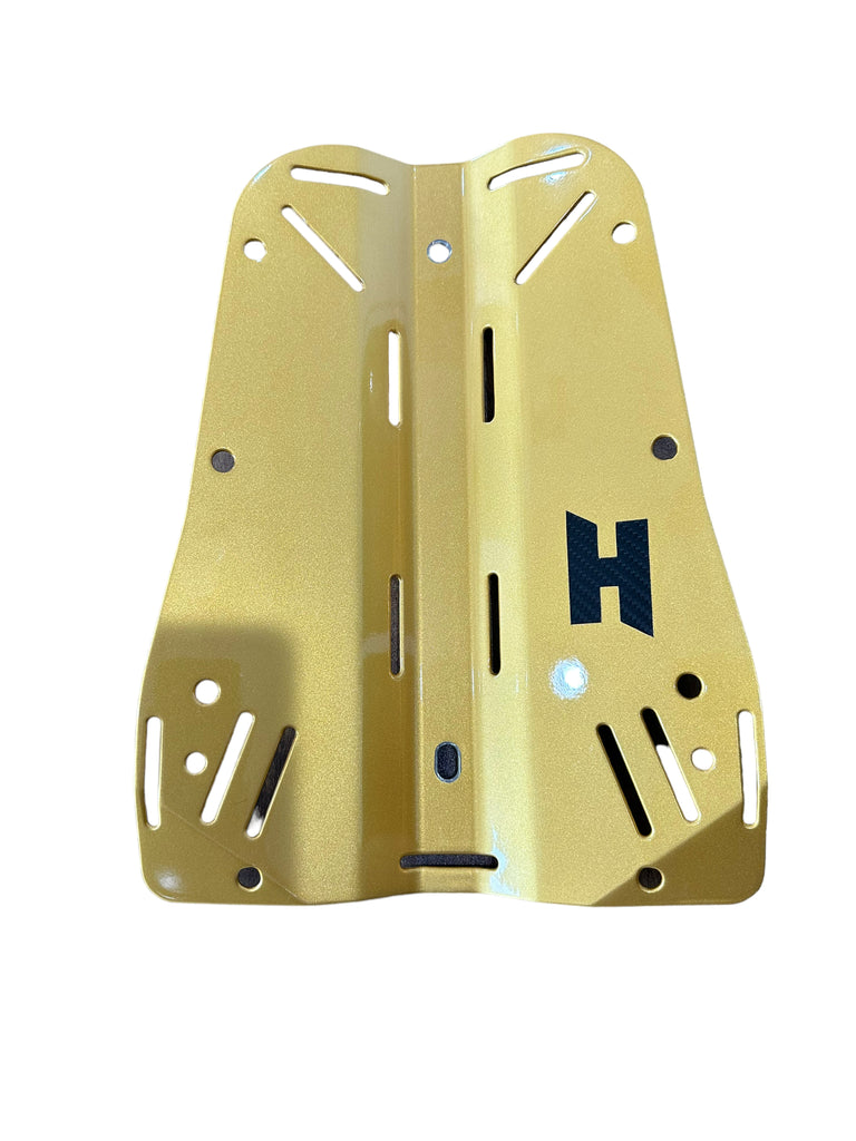 Yellow dive backplate with H logo, PhotoRoom 20230316