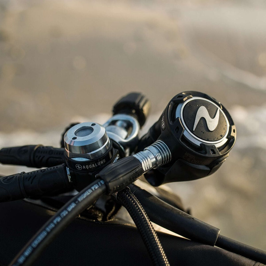 Scuba regulator rg150002_5 by the sea